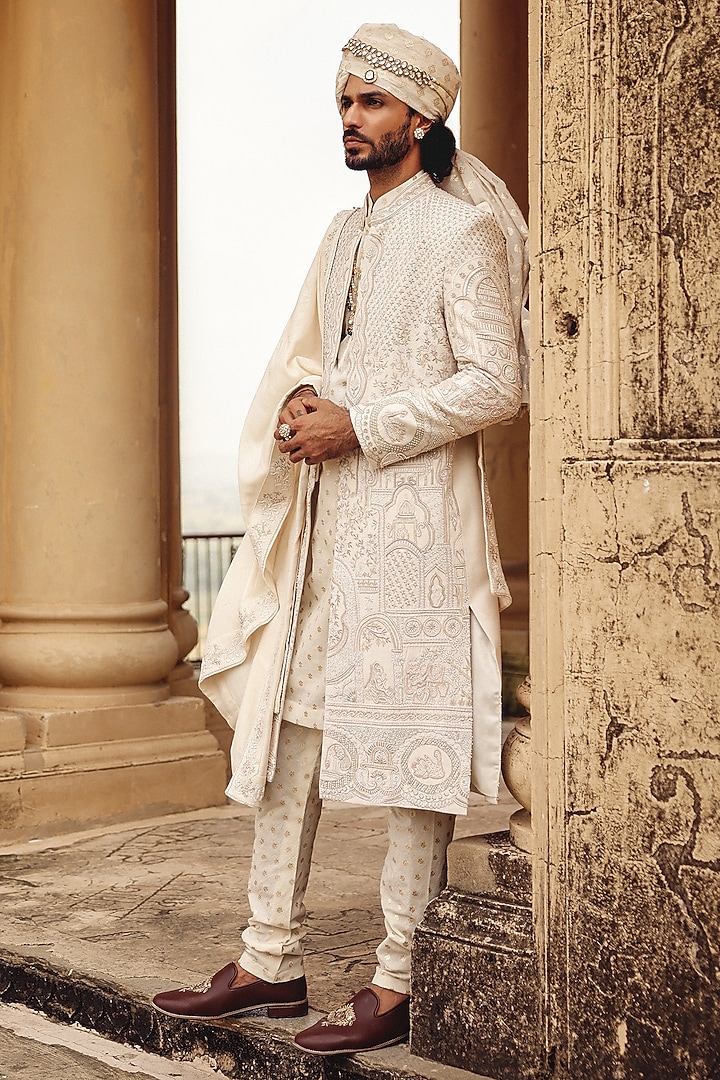 Ivory Raw Silk Hand Embroidered Stole by Amit Behki at Pernia's Pop Up Shop