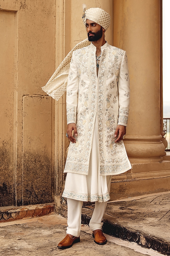 Ivory Silk Hand Embroidered Stole by Amit Behki at Pernia's Pop Up Shop