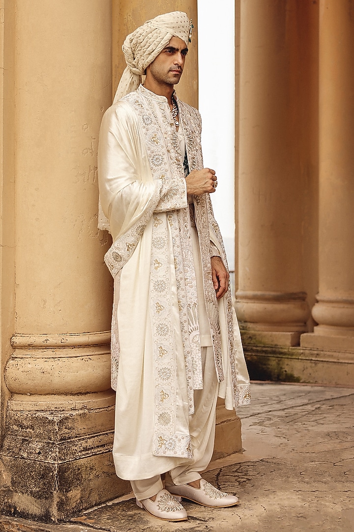 Ivory Silk Hand Embroidered Stole by Amit Behki at Pernia's Pop Up Shop