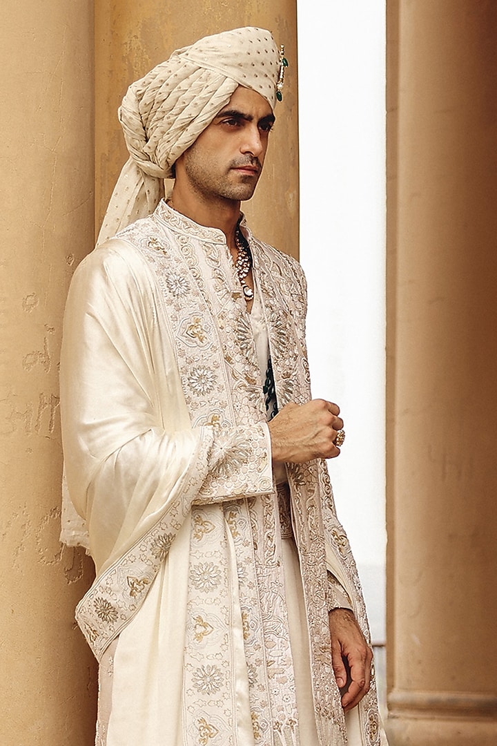 Ivory Silk Hand Embroidered Stole by Amit Behki at Pernia's Pop Up Shop