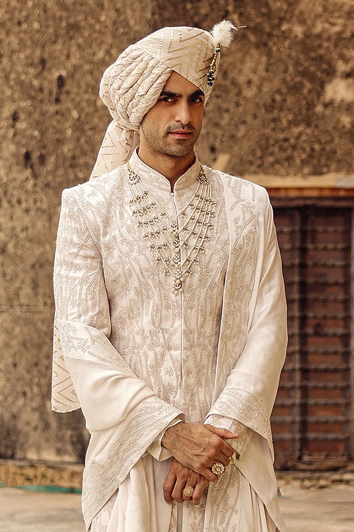 Ivory Silk Hand Embroidered Stole by Amit Behki at Pernia's Pop Up Shop