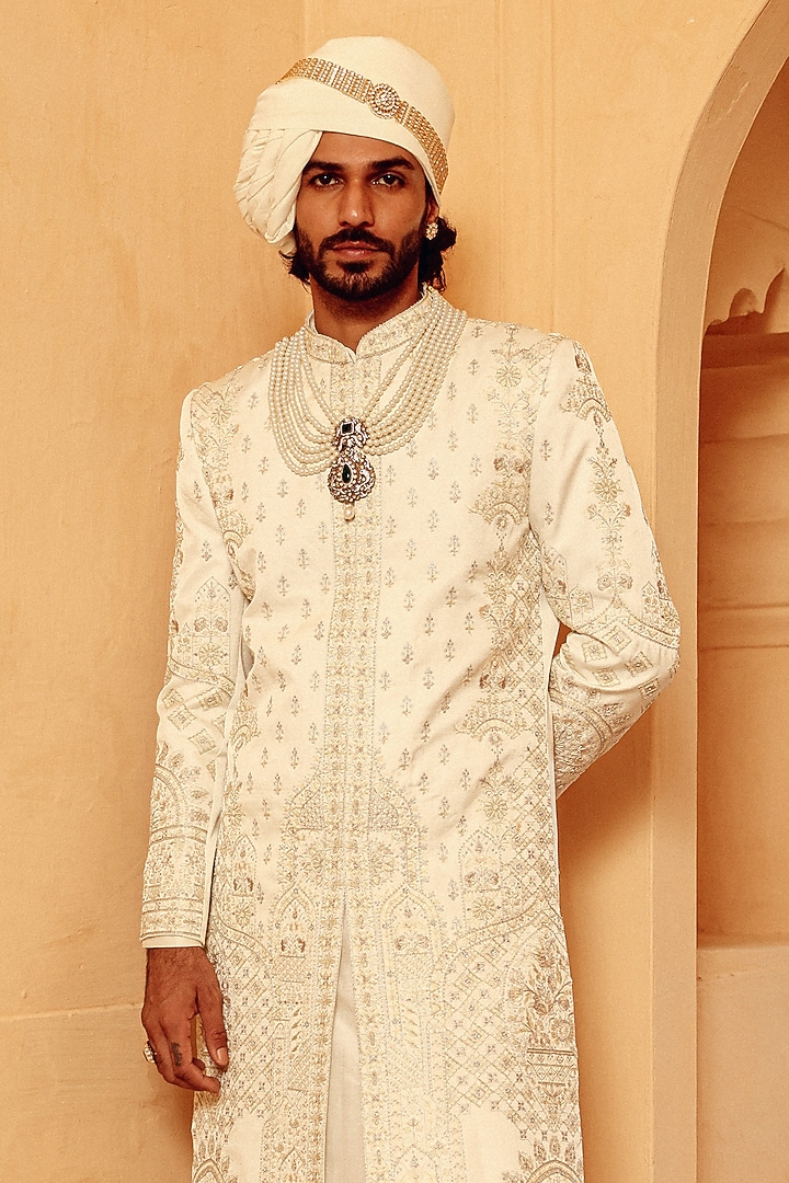 Ivory Silk Hand Embroidered Stole by Amit Behki at Pernia's Pop Up Shop