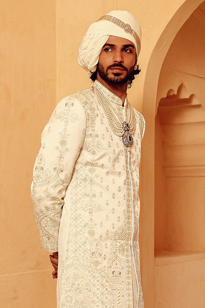 Ivory Silk Hand Embroidered Stole by Amit Behki at Pernia's Pop Up Shop
