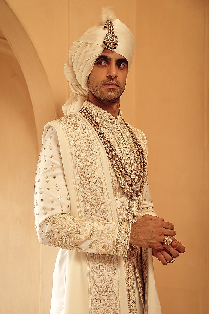 Ivory Silk Hand Embroidered Stole by Amit Behki at Pernia's Pop Up Shop
