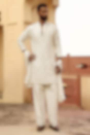 Ivory Raw Silk Hand Embroidered Stole by Amit Behki at Pernia's Pop Up Shop
