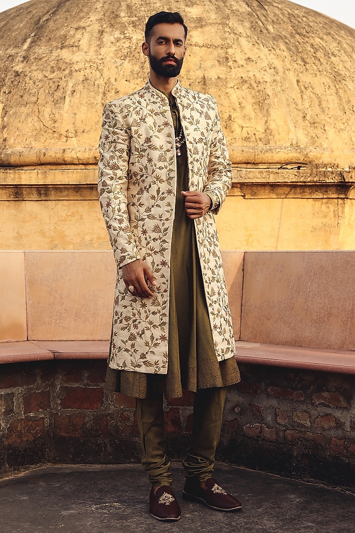 Ivory Pashmina Hand Embroidered Groom Sherwani Set by Amit Behki at Pernia's Pop Up Shop
