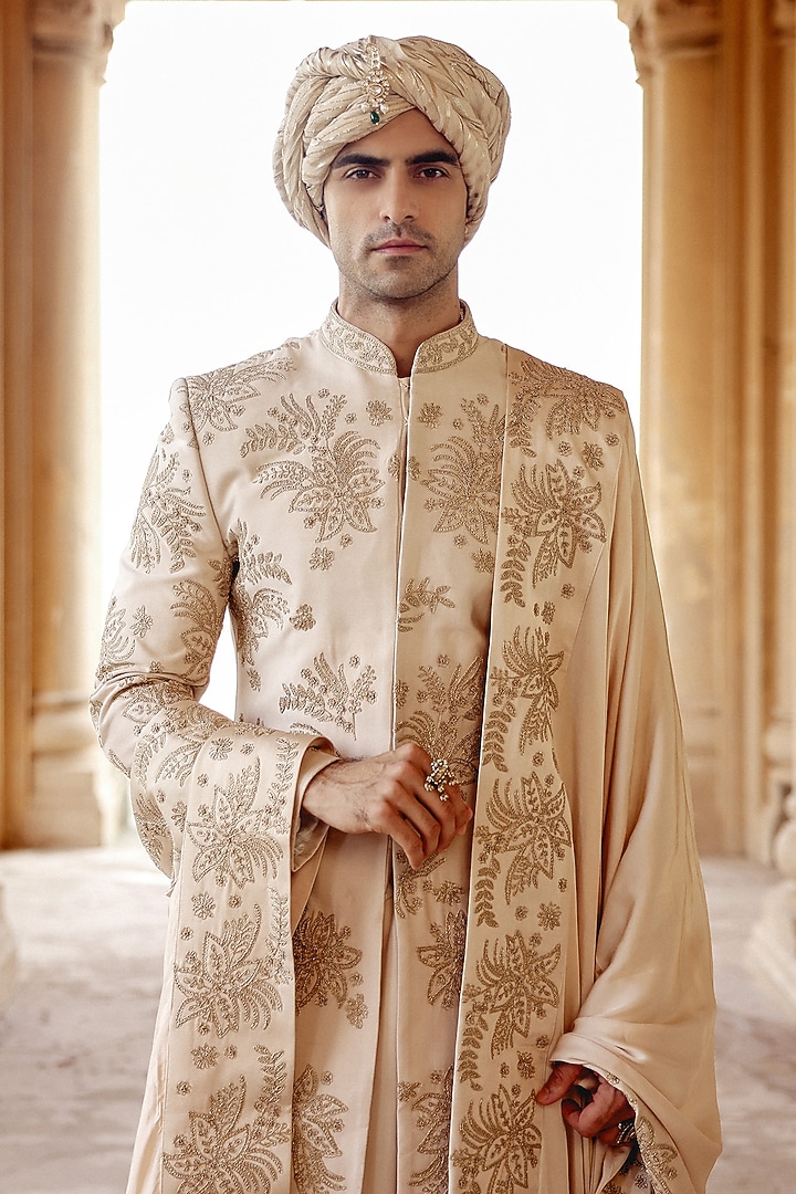 Ivory Silk Floral Hand Embroidered Stole by Amit Behki at Pernia's Pop Up Shop