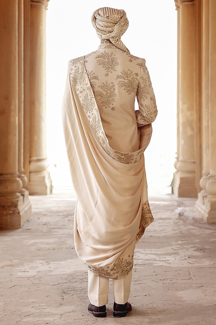 Ivory Silk Floral Hand Embroidered Stole by Amit Behki at Pernia's Pop Up Shop