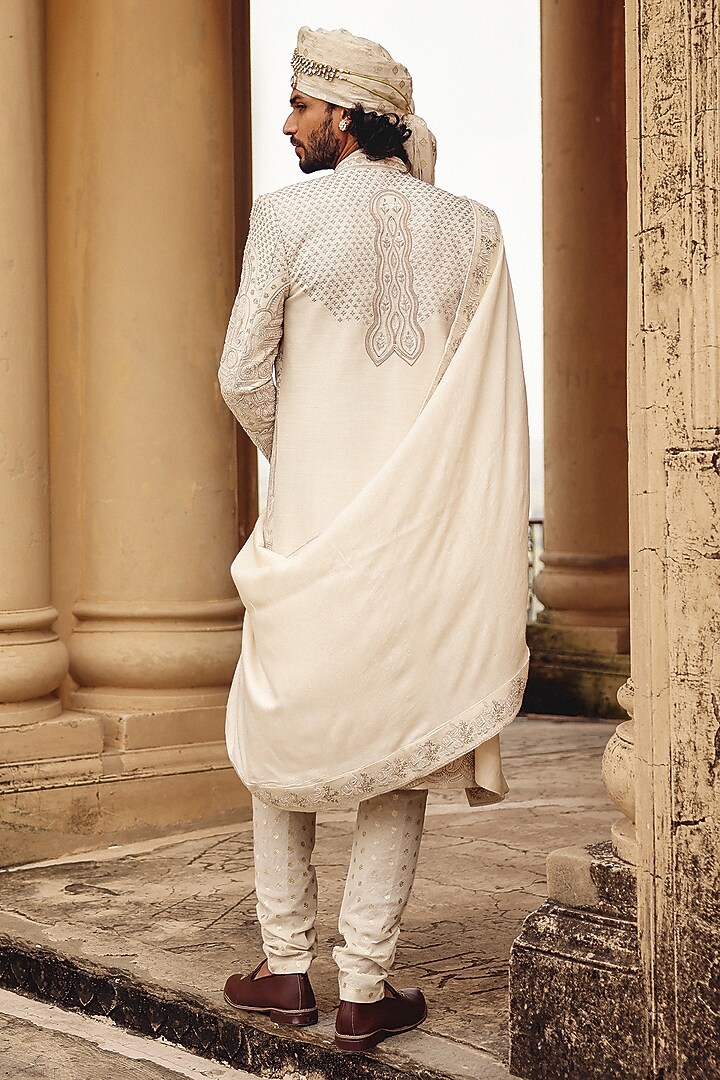 Ivory Silk Hand Embroidered Stole by Amit Behki at Pernia's Pop Up Shop