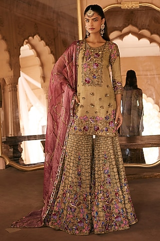 Gold Silk Tissue Dabka & Nakshi Hand Embroidered Gharara Set by Anjanaa M Dang