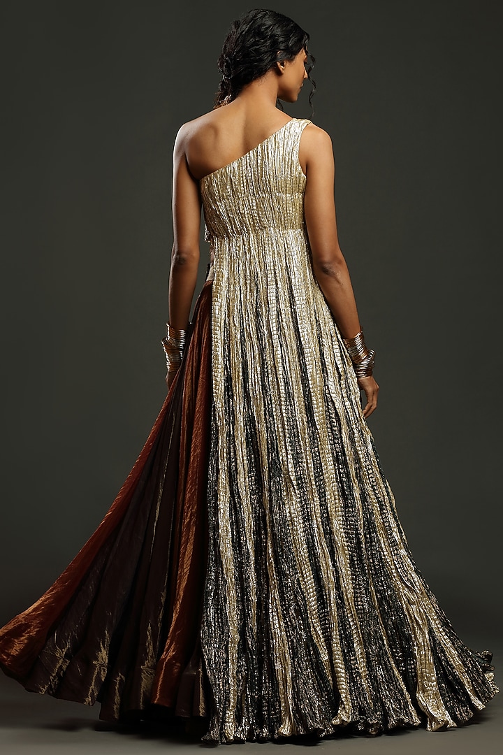 Silver Metallic Tissue One-Shoulder Flared Wedding Anarkali Set by Etasha by Asha Jain at Pernia's Pop Up Shop