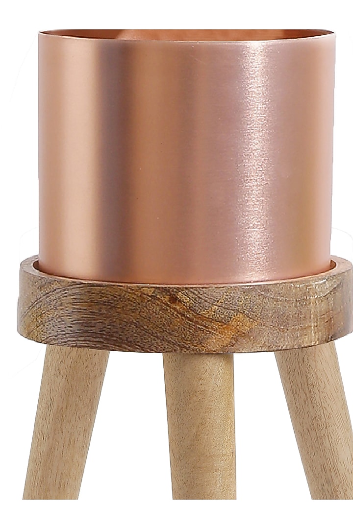 Copper Metal Planter With Wooden Stand by Amoliconcepts at Pernia's Pop Up Shop
