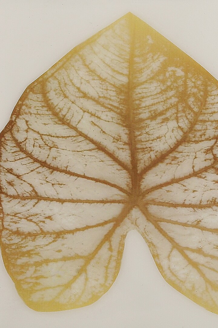 White Enamel Finish Mango Wooden Platter With Gold Leaf Design by Amoliconcepts at Pernia's Pop Up Shop