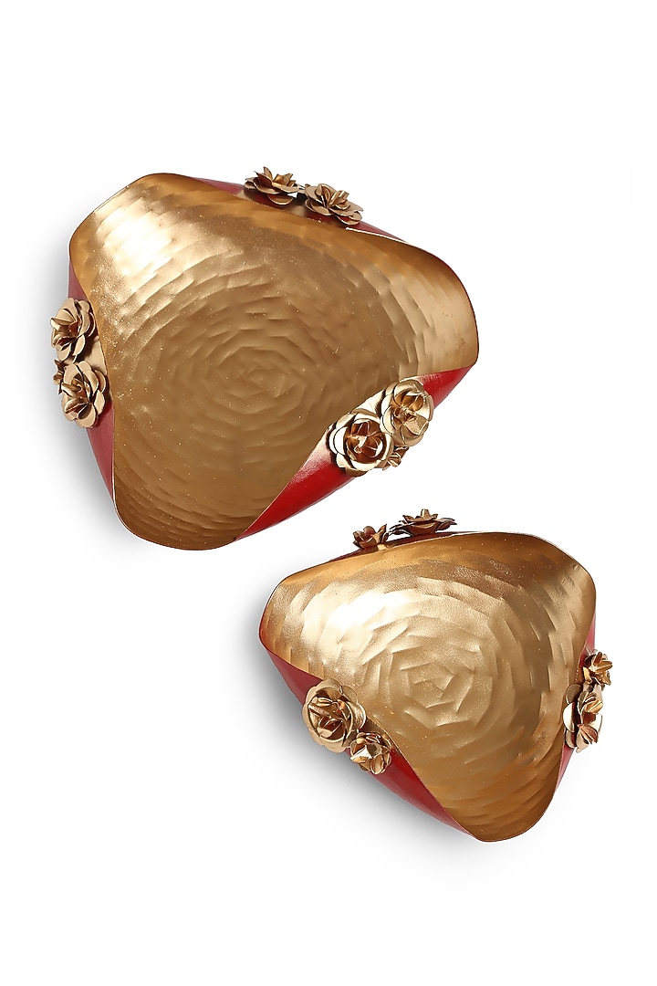 Gold & Red Flower Detail Iron Platter (Set of 2) by Amoliconcepts at Pernia's Pop Up Shop