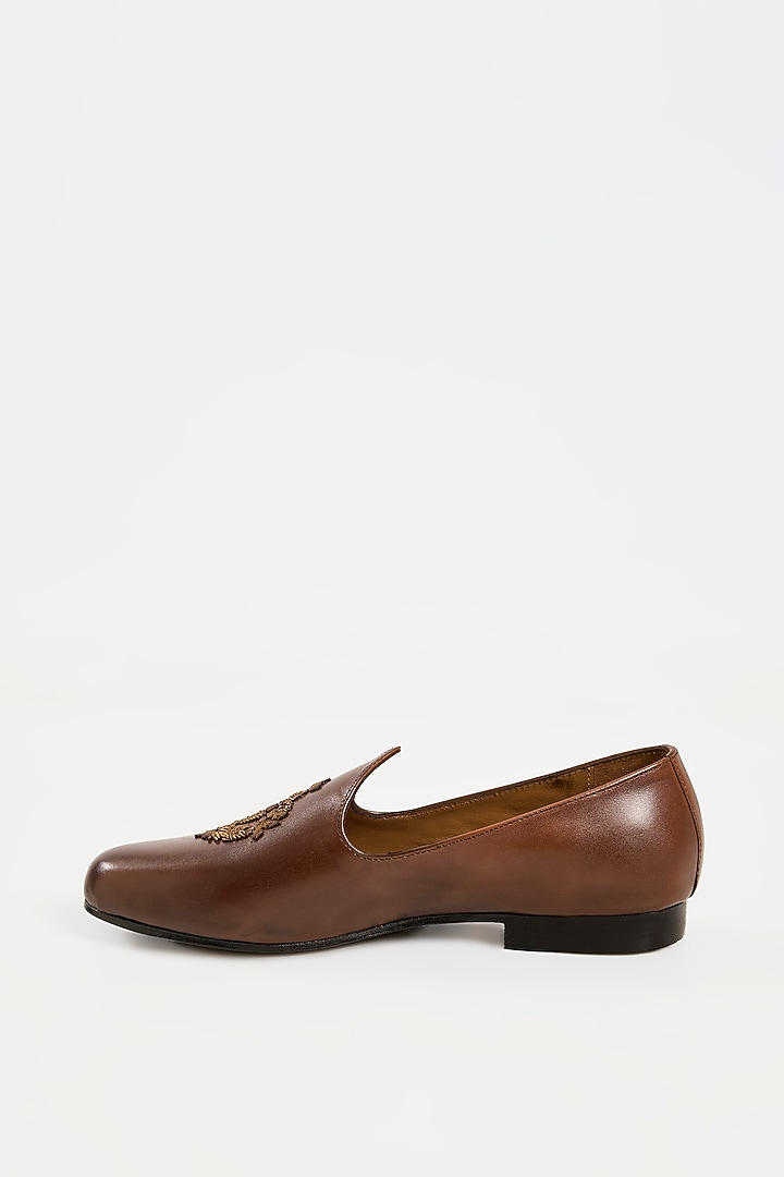 Brown Leather Mojaris by ARTIMEN at Pernia's Pop Up Shop