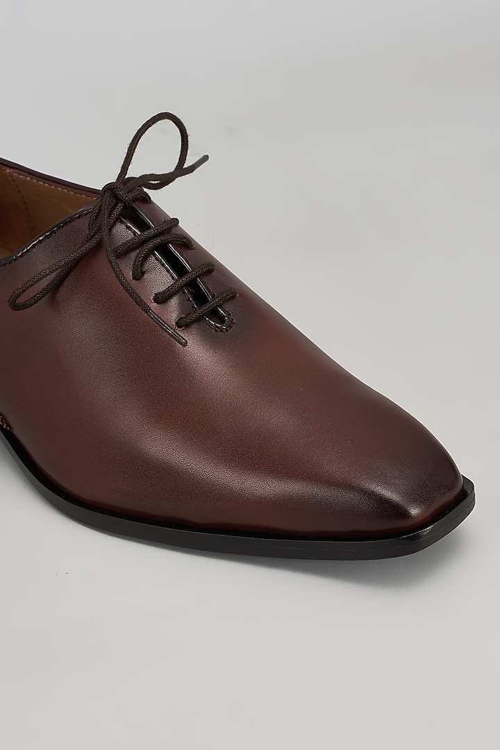 Burnt Brown Leather Oxford Shoes by ARTIMEN at Pernia's Pop Up Shop