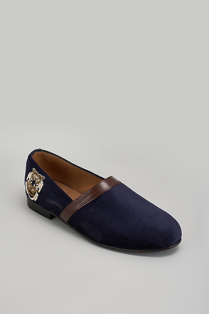 Navy Blue Velvet Hand Embroidered Juttis by ARTIMEN at Pernia's Pop Up Shop