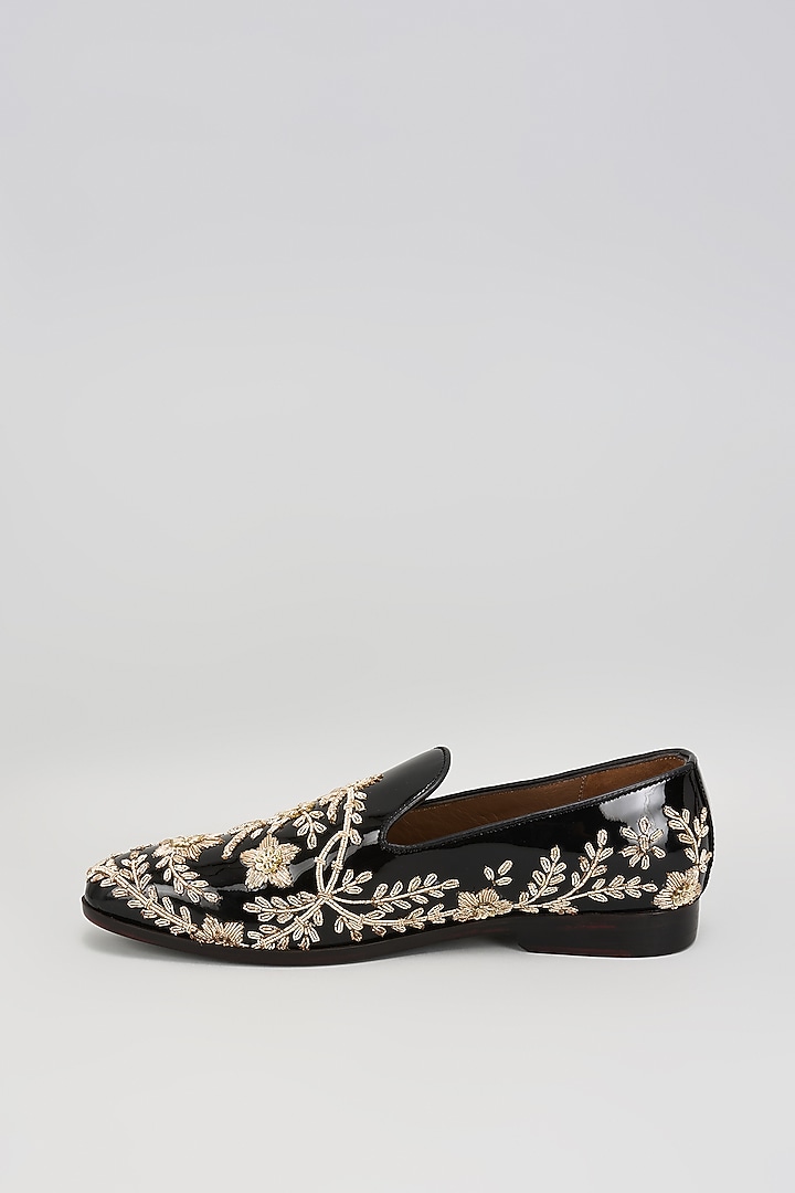 Black Leather Hand Embroidered Juttis by ARTIMEN at Pernia's Pop Up Shop