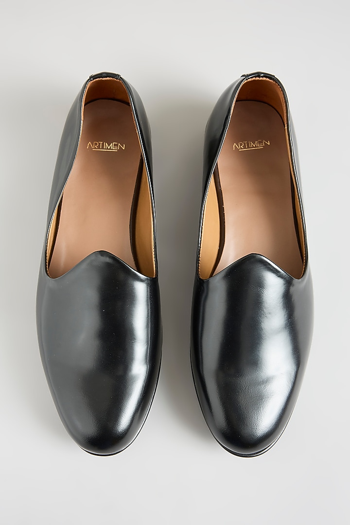 Black Leather Juttis by ARTIMEN at Pernia's Pop Up Shop