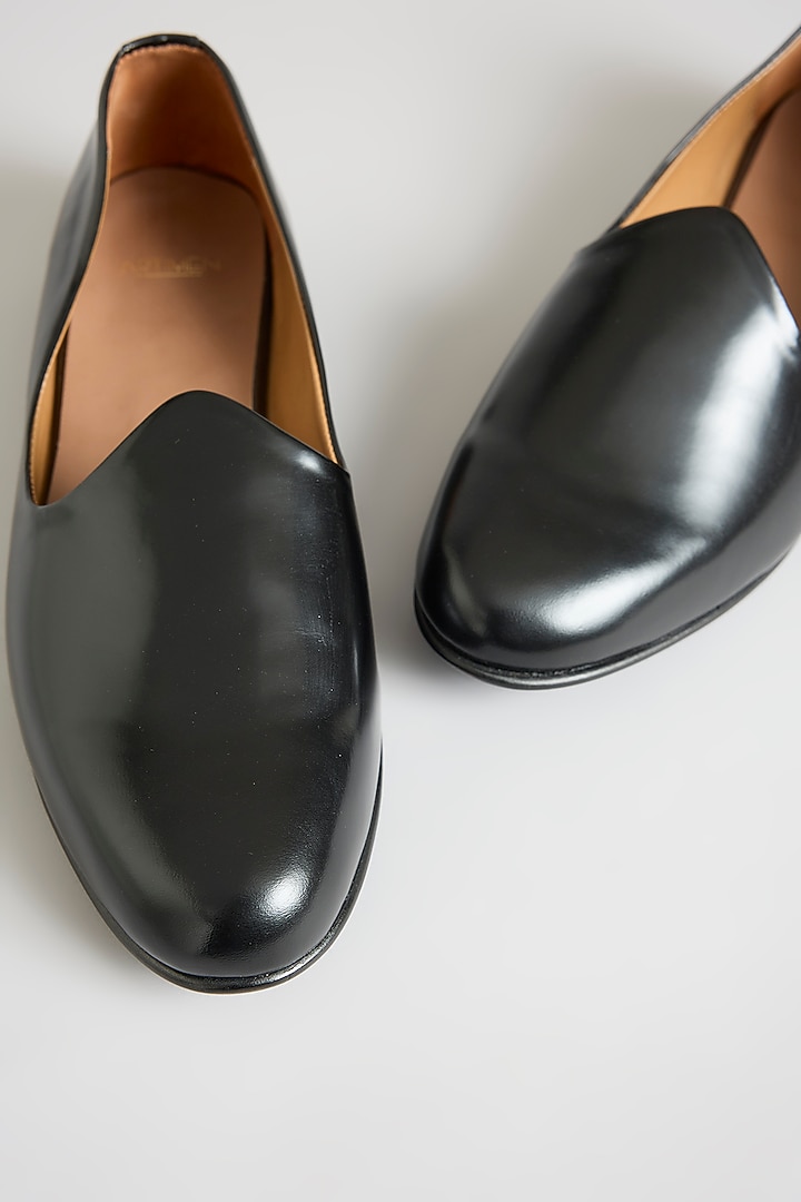 Black Leather Juttis by ARTIMEN at Pernia's Pop Up Shop