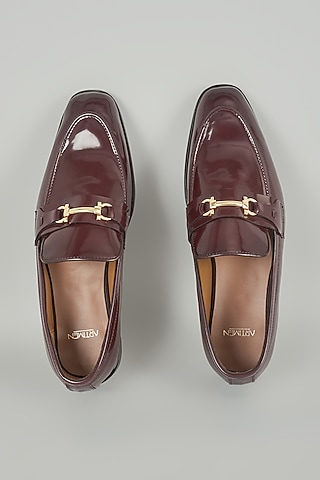 Cherry-Colored Leather Shoes by ARTIMEN