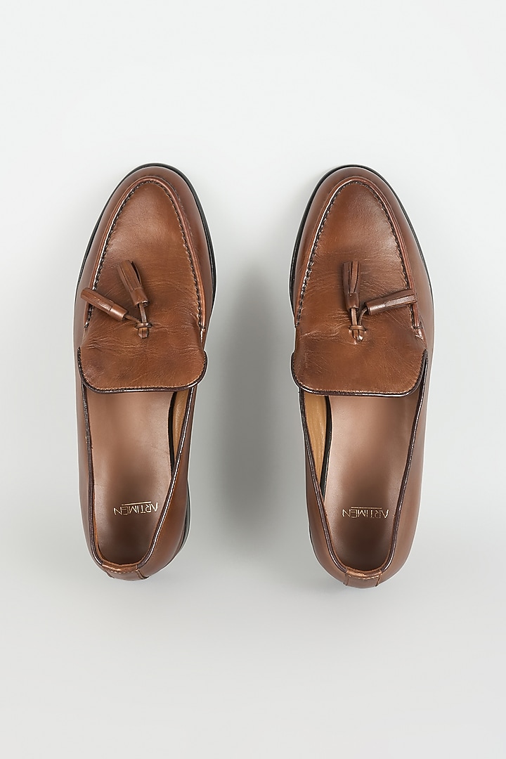 Dark Tan Leather Juttis by ARTIMEN at Pernia's Pop Up Shop