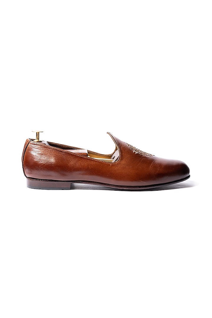 Brown Leather Juttis by ARTIMEN at Pernia's Pop Up Shop