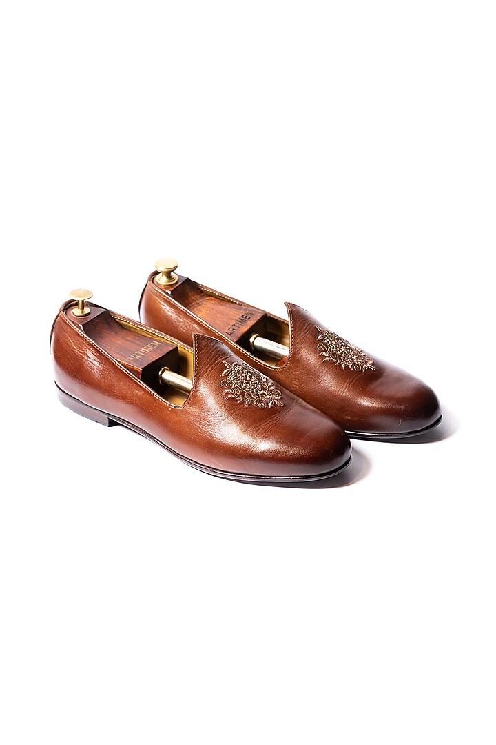 Brown Leather Juttis by ARTIMEN at Pernia's Pop Up Shop