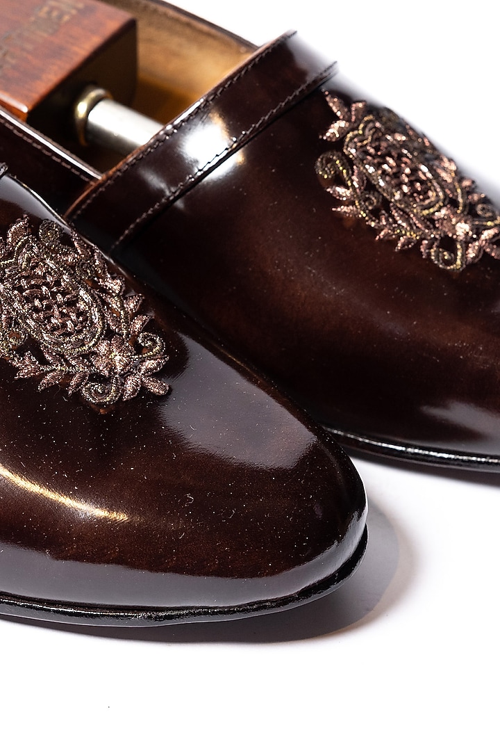 Burnt Brown Leather Embroidered Shoes by ARTIMEN at Pernia's Pop Up Shop