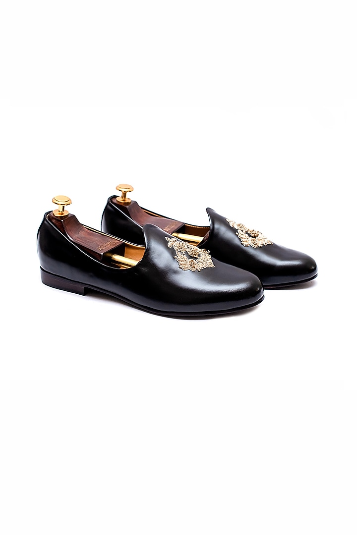 Black Leather Hand Embroidered Juttis by ARTIMEN at Pernia's Pop Up Shop