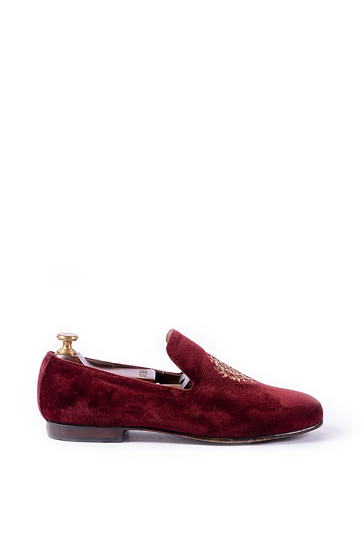 Maroon Velvet Zari Motifs Embroidered Shoes by ARTIMEN at Pernia's Pop Up Shop