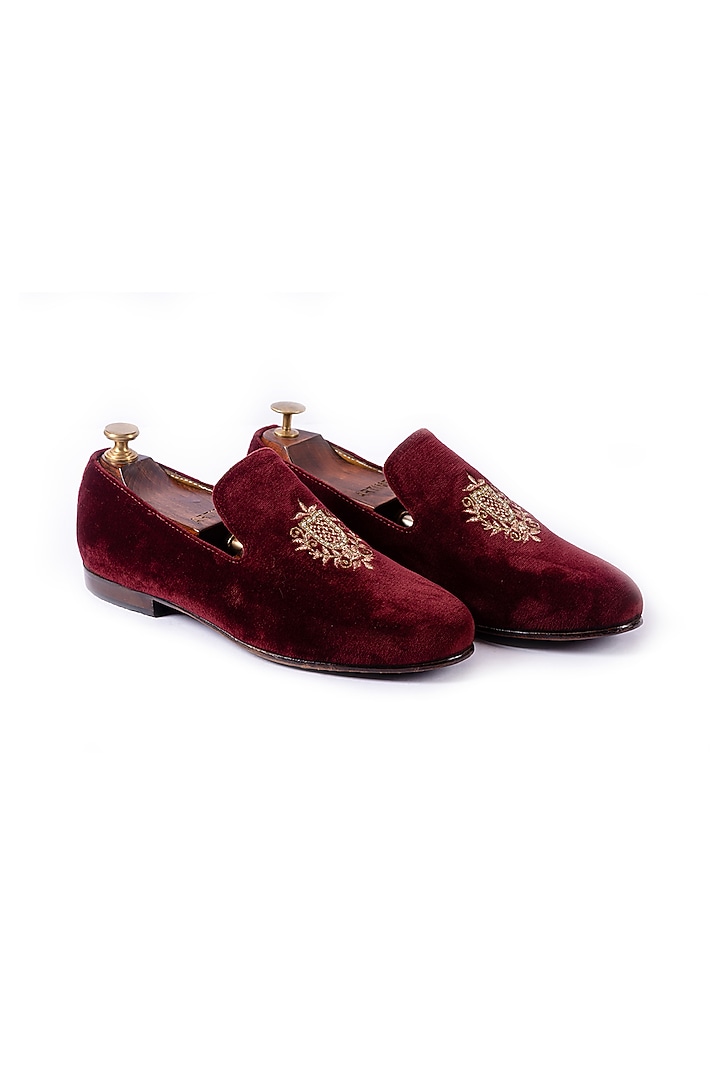 Maroon Velvet Zari Motifs Embroidered Shoes by ARTIMEN at Pernia's Pop Up Shop