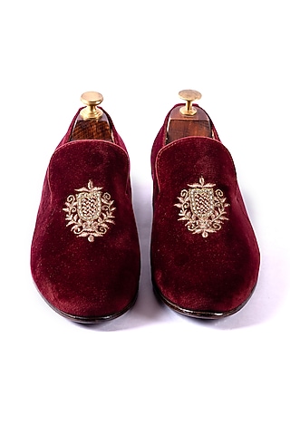 Maroon Velvet Zari Motifs Embroidered Shoes by ARTIMEN