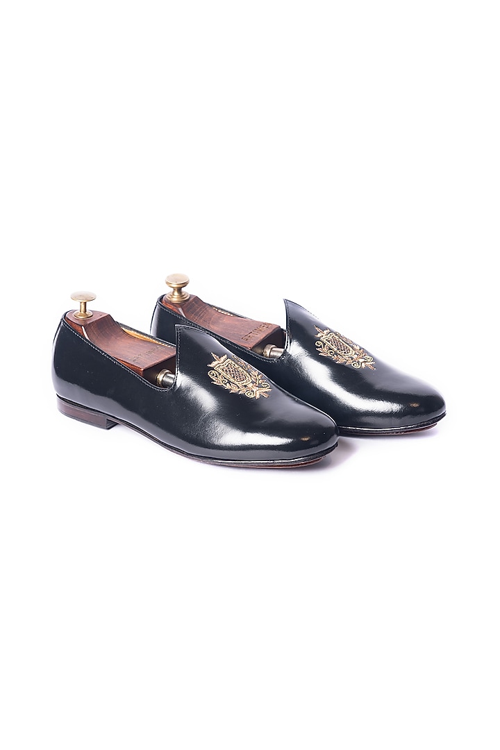 Black Leather Juttis by ARTIMEN at Pernia's Pop Up Shop