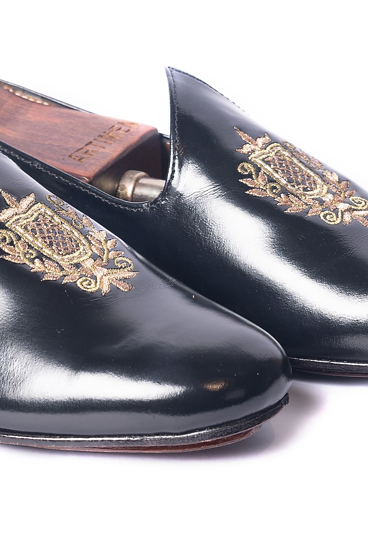 Black Leather Juttis by ARTIMEN at Pernia's Pop Up Shop