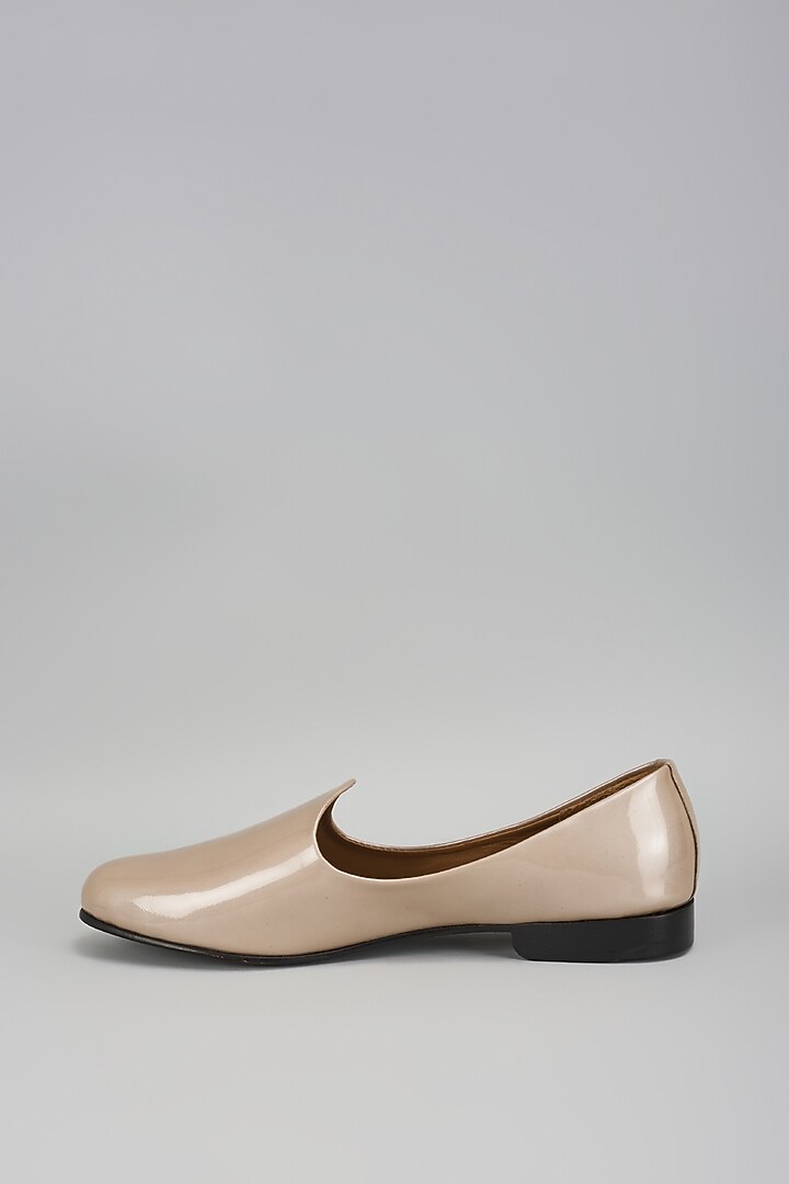 Cream Leather Hand Embroidered Handcrafted Juttis by ARTIMEN at Pernia's Pop Up Shop