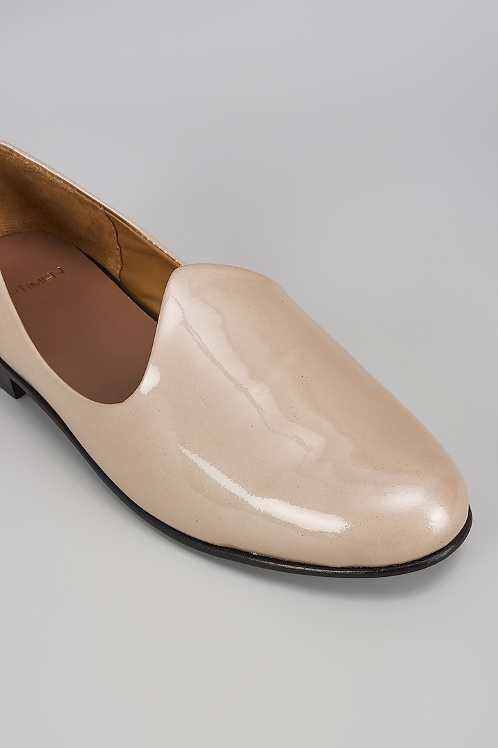 Cream Leather Hand Embroidered Handcrafted Juttis by ARTIMEN at Pernia's Pop Up Shop