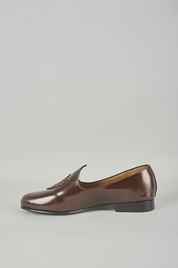 Brown Leather Mojaris by ARTIMEN at Pernia's Pop Up Shop
