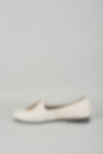 Ivory Leather Mojaris by ARTIMEN at Pernia's Pop Up Shop