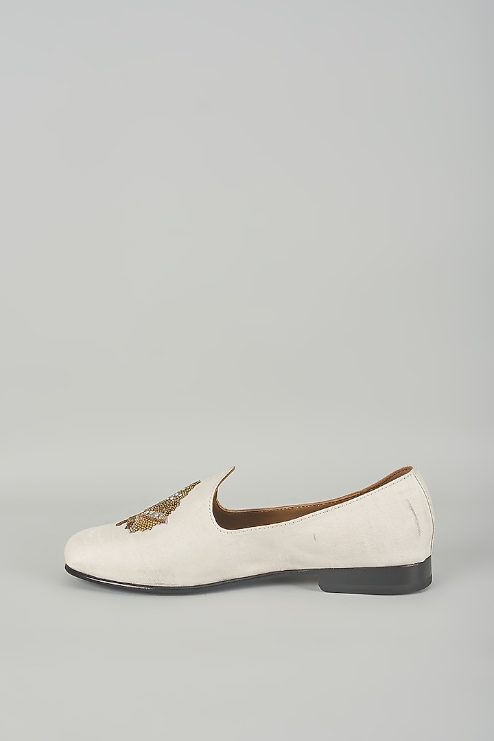 Ivory Leather Mojaris by ARTIMEN at Pernia's Pop Up Shop