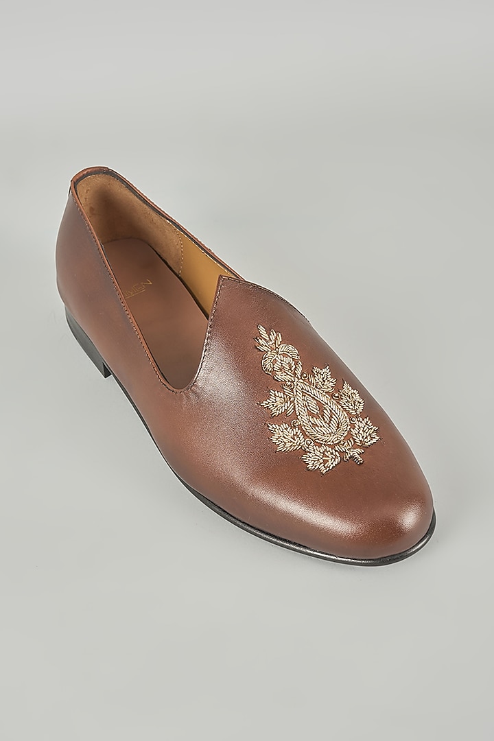 Brown Leather Mojaris by ARTIMEN at Pernia's Pop Up Shop