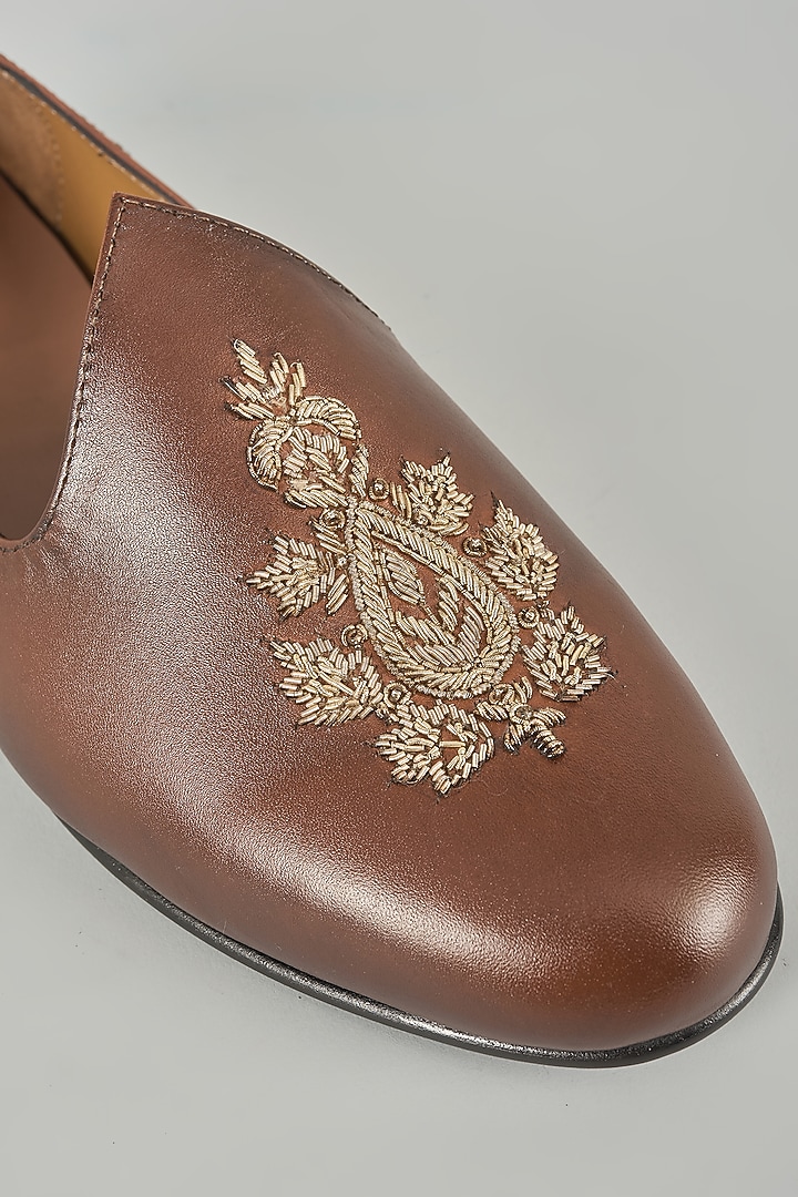Brown Leather Mojaris by ARTIMEN at Pernia's Pop Up Shop