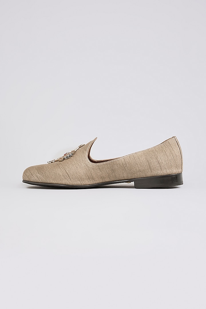 Beige Leather Embroidered Mojaris by ARTIMEN at Pernia's Pop Up Shop