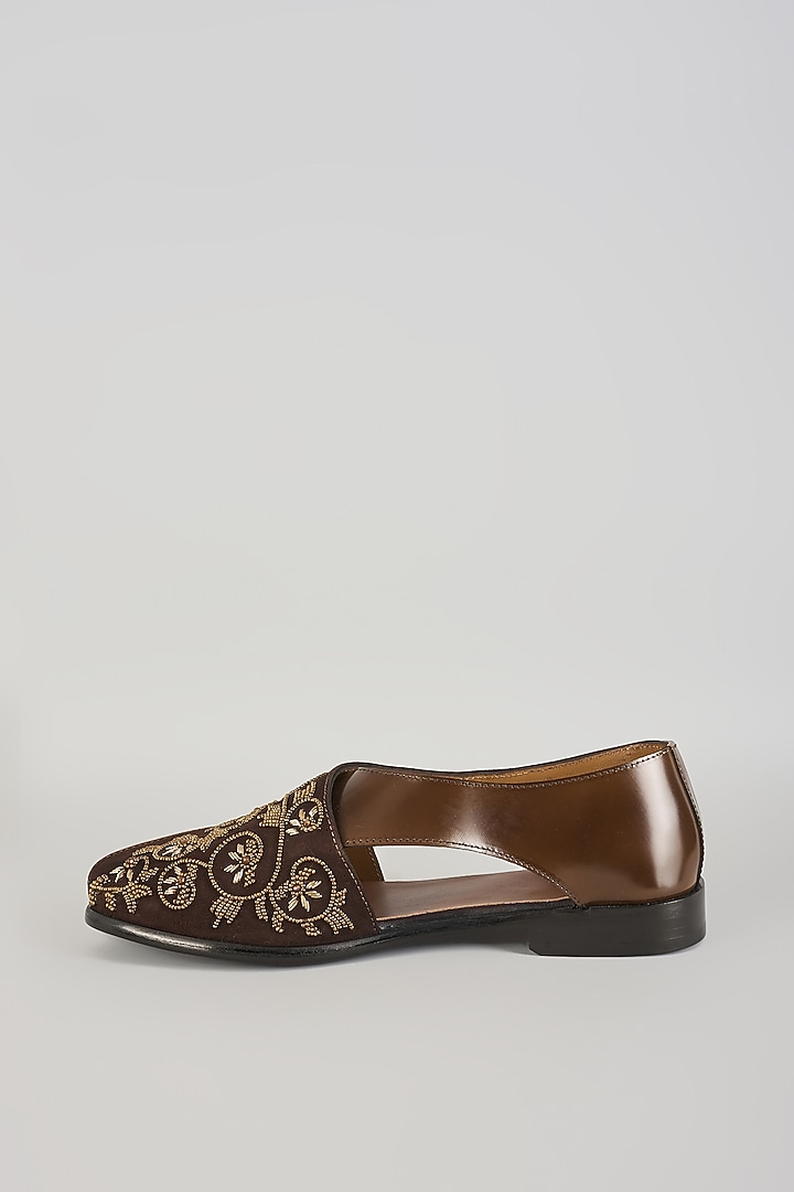 Brown Leather Mojaris by ARTIMEN at Pernia's Pop Up Shop