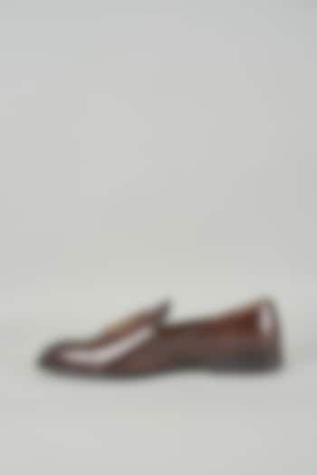 Brown Leather Mojaris by ARTIMEN at Pernia's Pop Up Shop