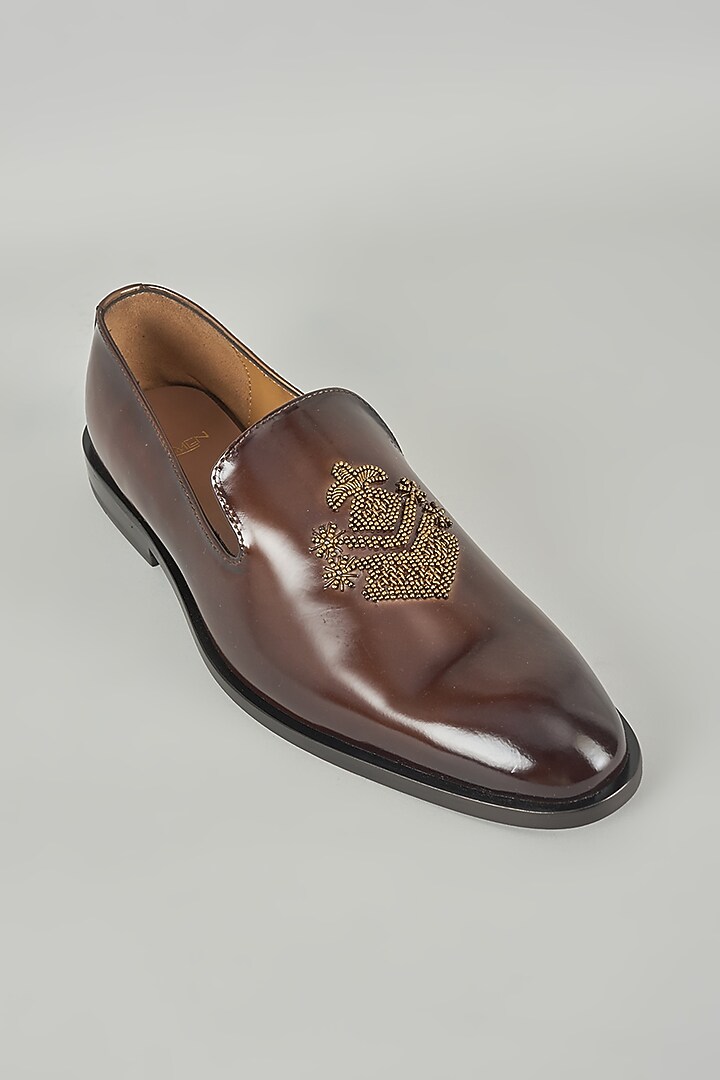 Brown Leather Mojaris by ARTIMEN at Pernia's Pop Up Shop