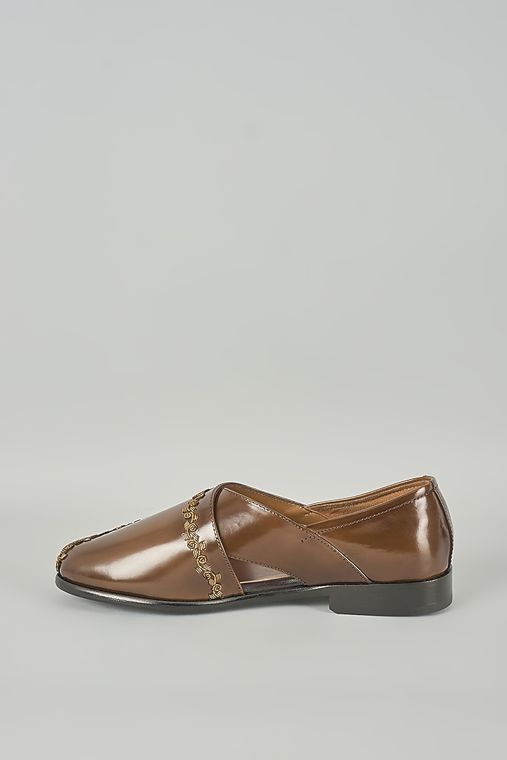 Brown Leather Mojaris by ARTIMEN at Pernia's Pop Up Shop