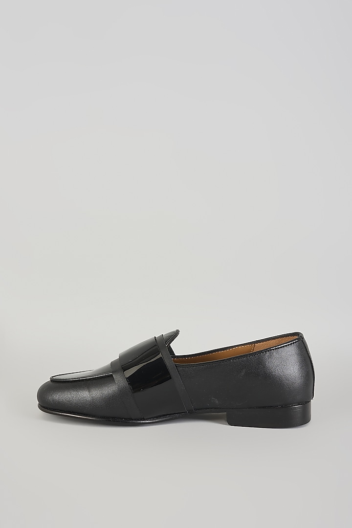 Black Leather Mojaris by ARTIMEN at Pernia's Pop Up Shop