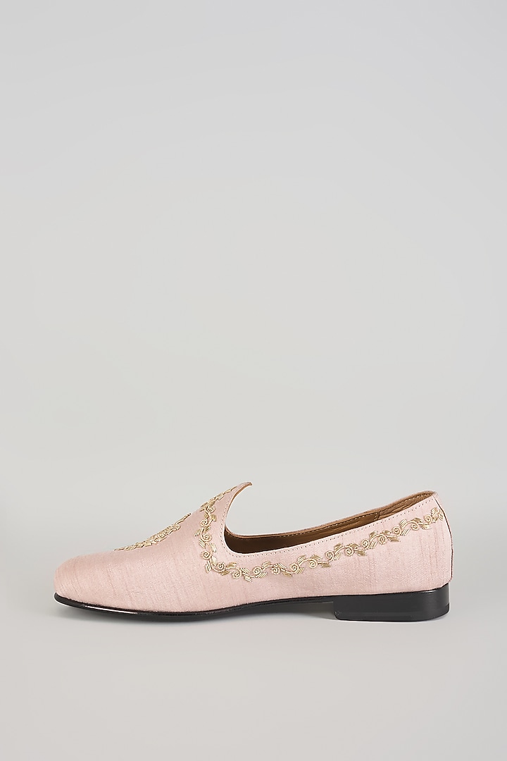 Rust Pink Leather Mojaris by ARTIMEN at Pernia's Pop Up Shop