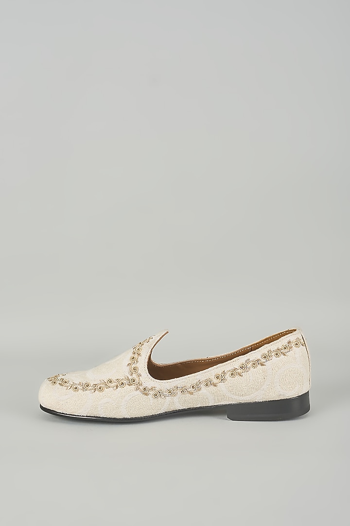 Ivory Leather Mojaris by ARTIMEN at Pernia's Pop Up Shop